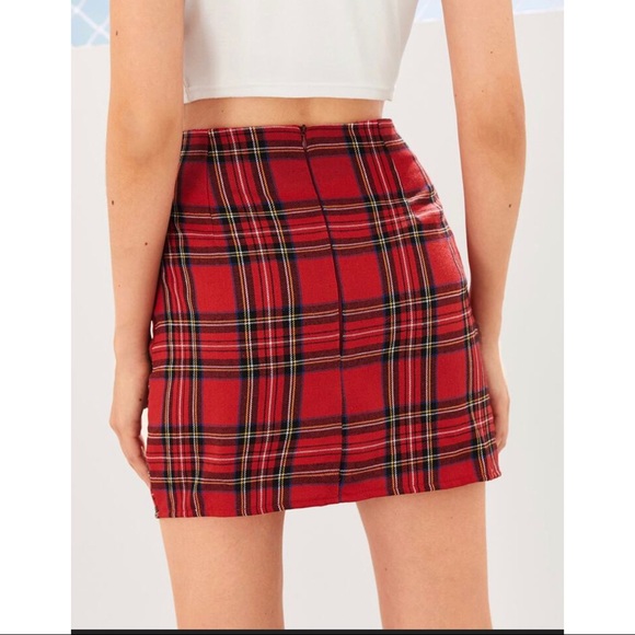 ⚠️SALE⚠️Plaid design skirt with slit - Picture 2 of 5